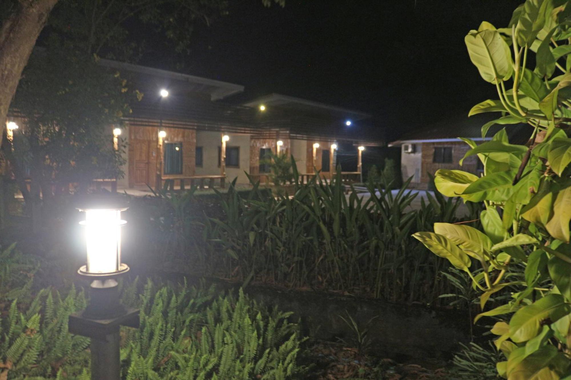 Baan Khue Wieng Resort Mae Sariang Eksteriør bilde