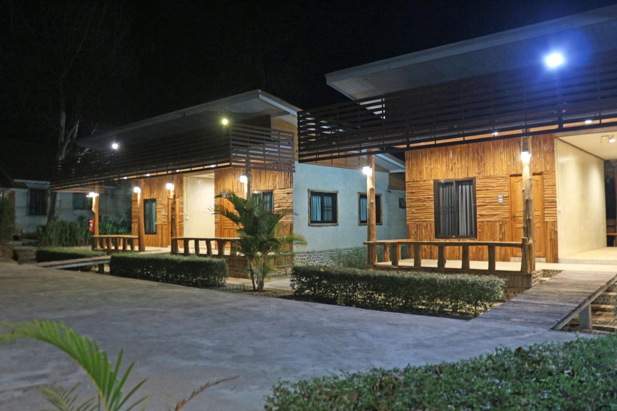 Baan Khue Wieng Resort Mae Sariang Eksteriør bilde